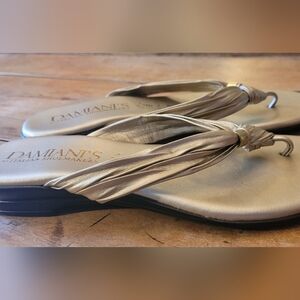 BNWOT Damianis Metallic Gold Leather Twist-Detail Thong Sandals